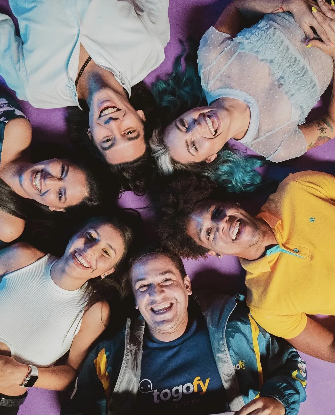 Fotografía editorial del equipo Togofy durante la campaña publicitaria